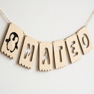 Guirnalda de Madera Personalizada con Nombre y Figura