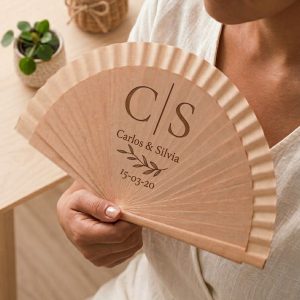 Abanico de Madera Personalizado con Grabado Láser – Recuerdo para Bodas
