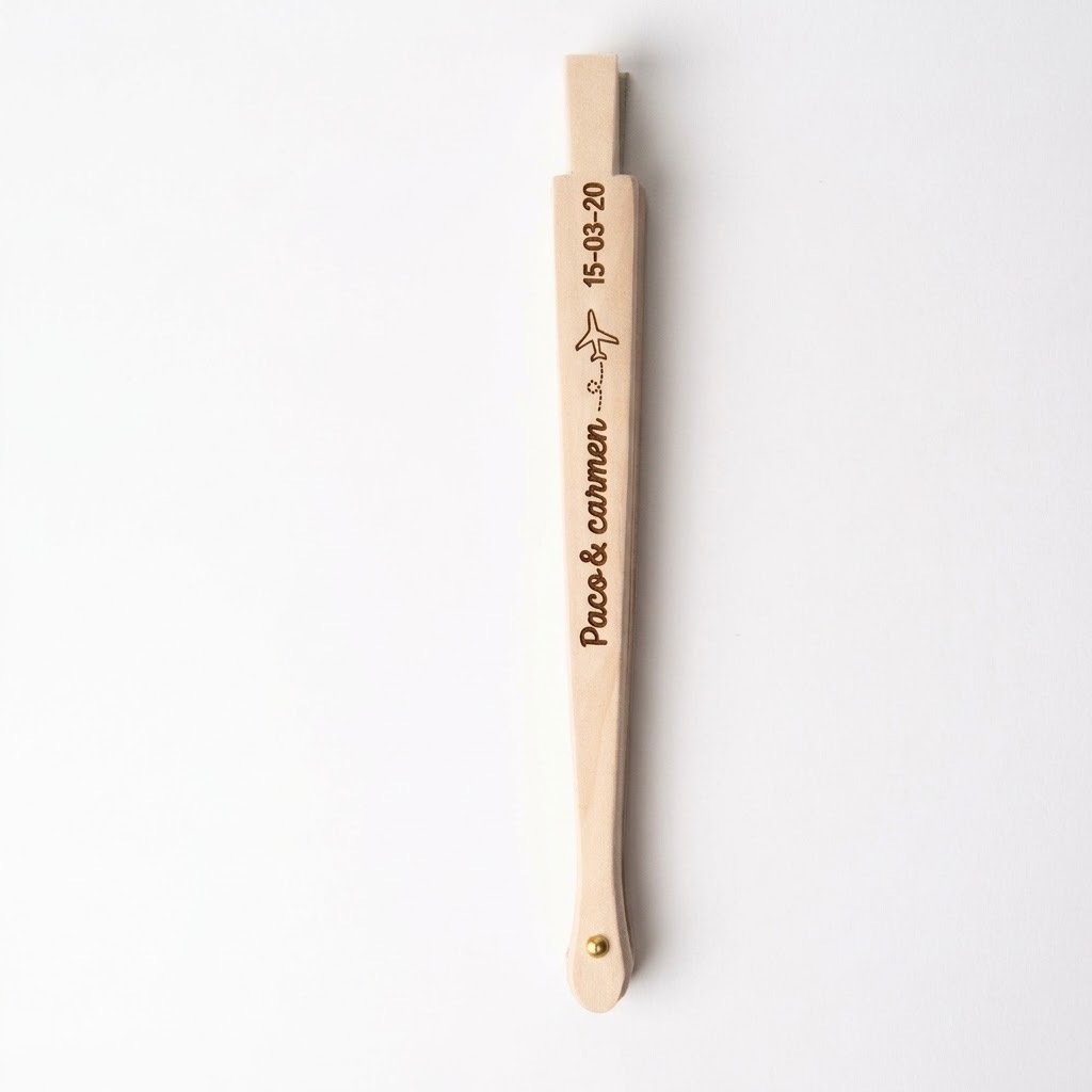 Abanico de Madera Personalizado con Grabado Láser – Recuerdo para Bodas - Imagen 4