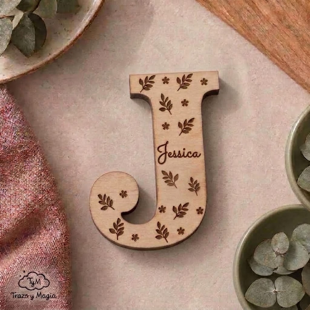 Marcasitios Imán de Madera con Inicial Recuerdo de Boda. - Imagen 4