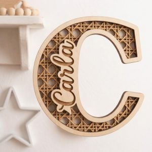 Inicial de Madera Efecto Mimbre / Cannage Personalizada con Nombre